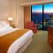 marriott_renaissance_center_room