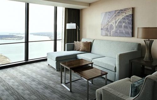 marriott_renaissance_center_room2